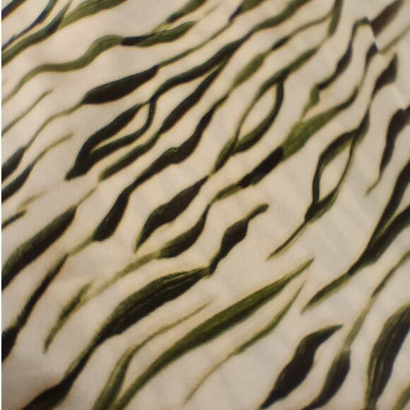 VINCE CAMUTO Blouse Top 2X Career Office Dressy VNeck Chic Cream Greenery Animal - Picture 6 of 10